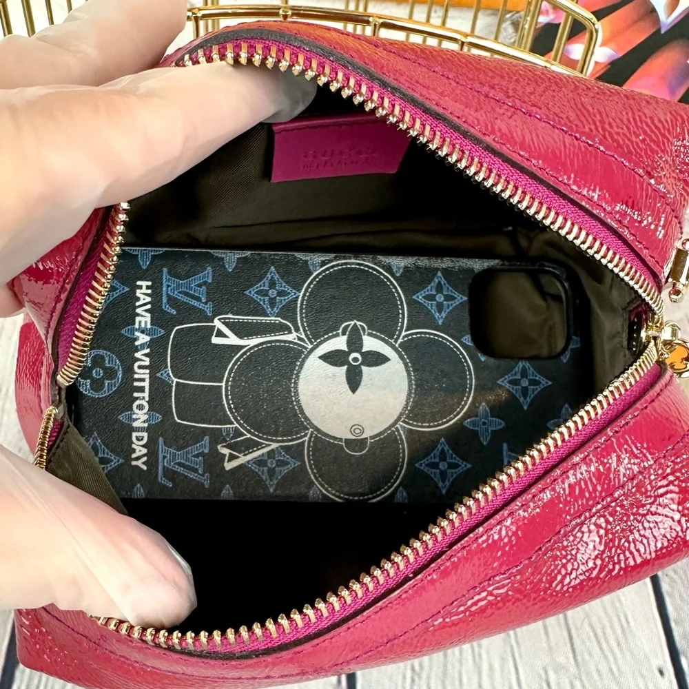 Gucci Soho crossbody bag in magenta pink leather *new with defect* - Picture 14 of 14